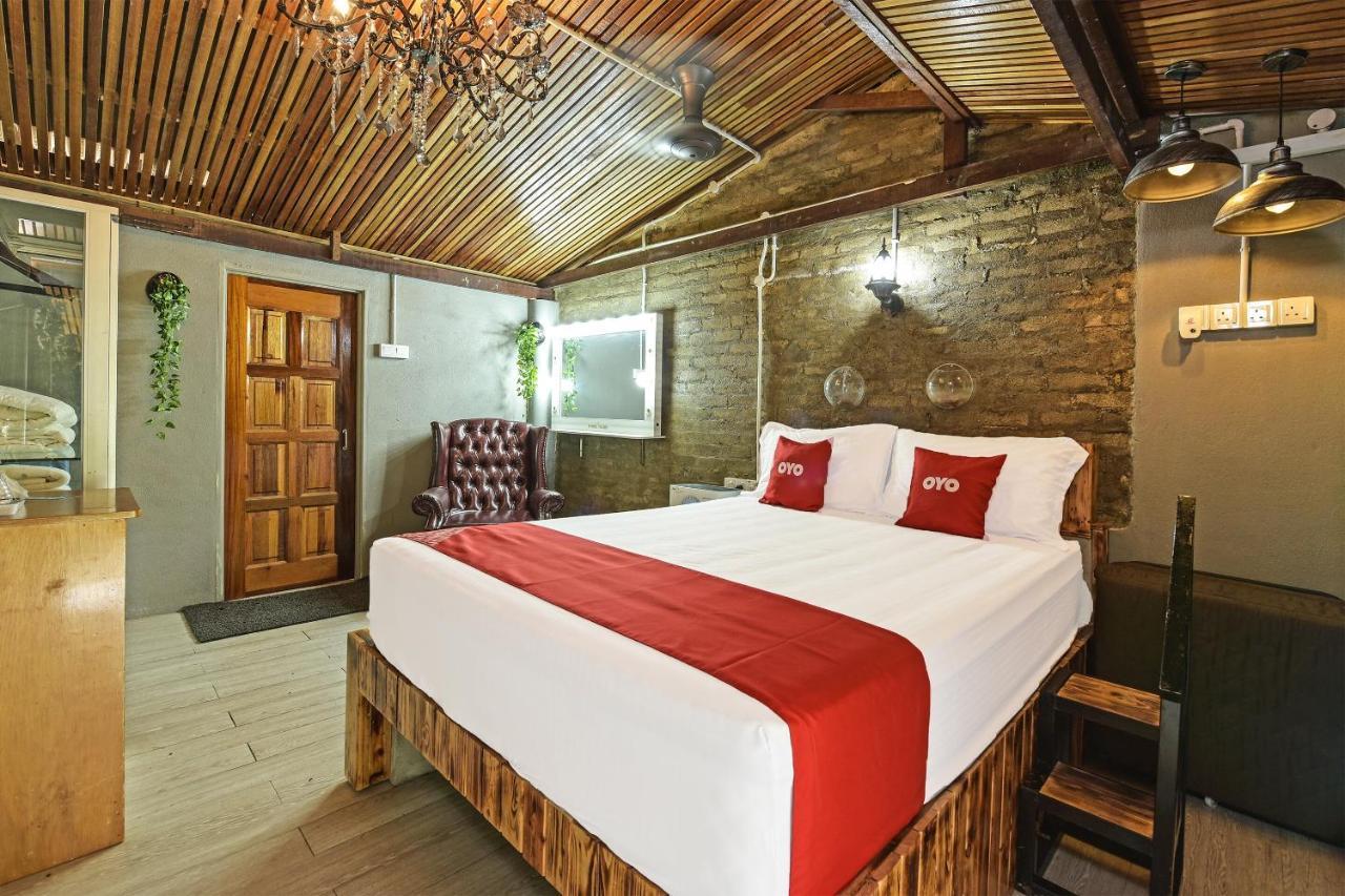 Oyo 90636 Teratak Zakiah Chalet เจอรันทุต ภายนอก รูปภาพ