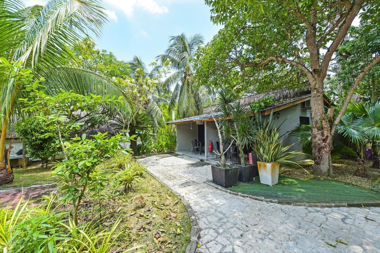 Oyo 90636 Teratak Zakiah Chalet เจอรันทุต ภายนอก รูปภาพ