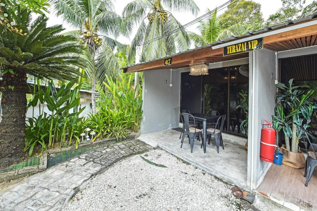 Oyo 90636 Teratak Zakiah Chalet เจอรันทุต ภายนอก รูปภาพ
