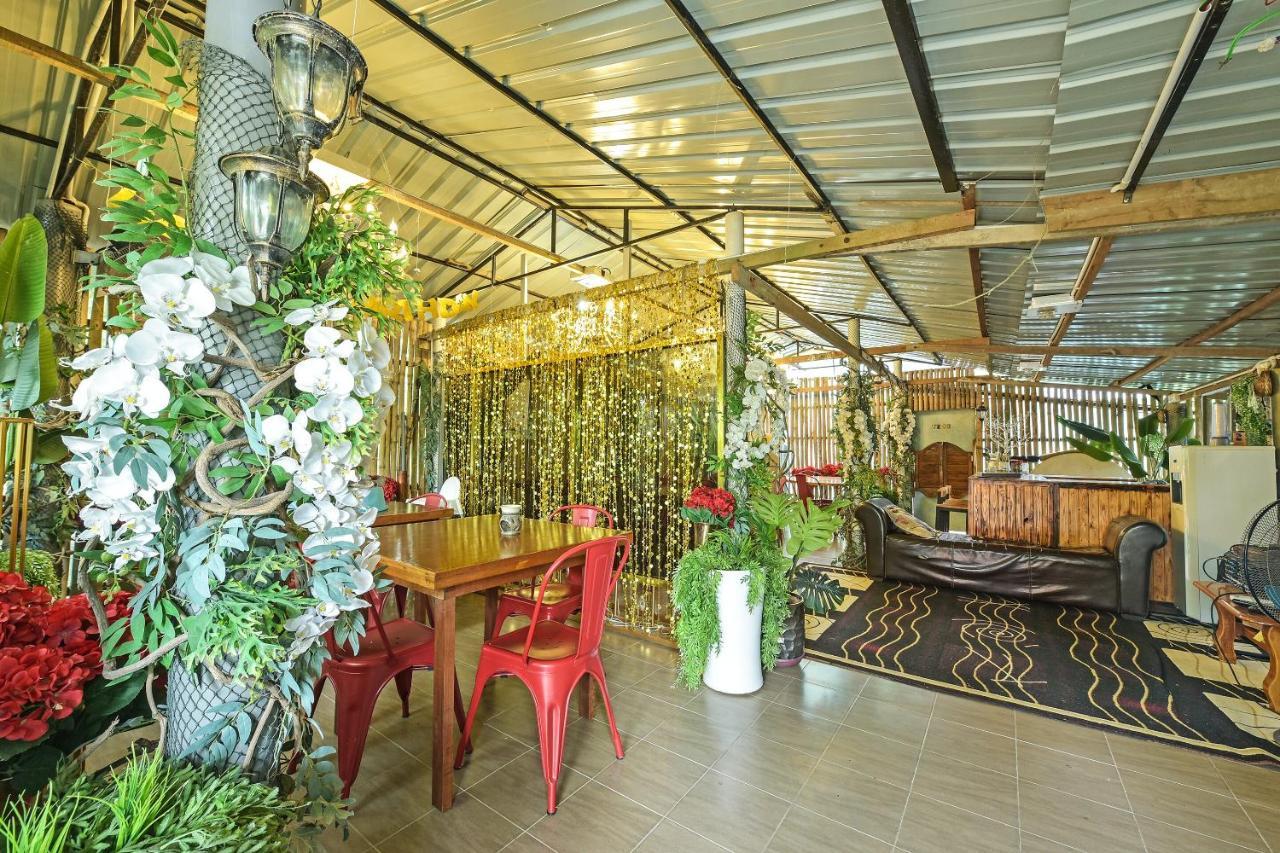 Oyo 90636 Teratak Zakiah Chalet เจอรันทุต ภายนอก รูปภาพ